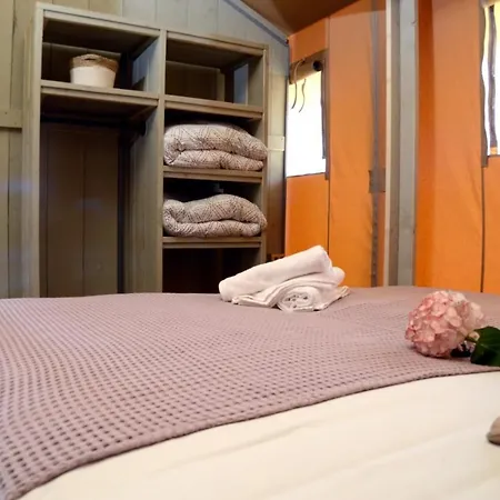 Grande Glamping With Pool Tente de luxe *