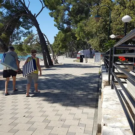 Grande Glamping With Pool