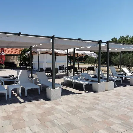 Grande Glamping With Pool Luxuszelt *