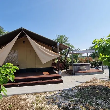 Grande Glamping With Pool