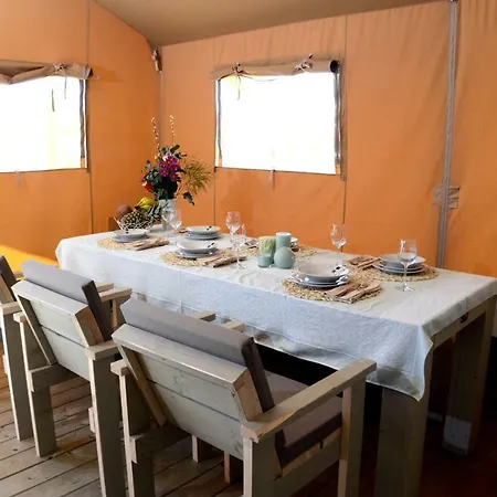 Grande Glamping With Pool