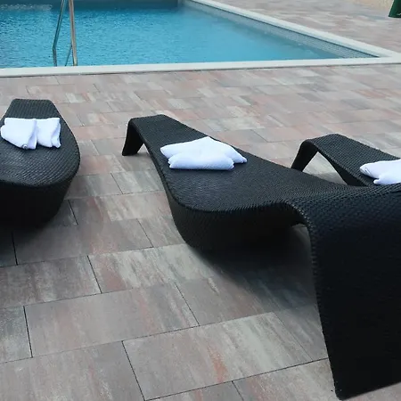 Grande Glamping With Pool *