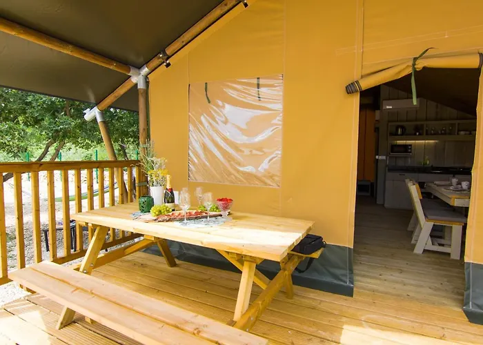 Grande Glamping With Pool * Биоград-на-Мору