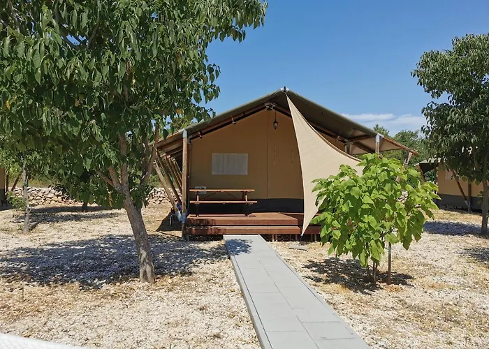 Grande Glamping With Pool *