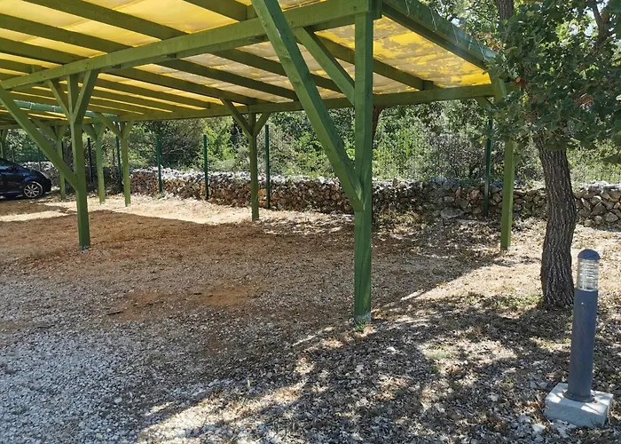 Grande Glamping With Pool * Биоград-на-Мору