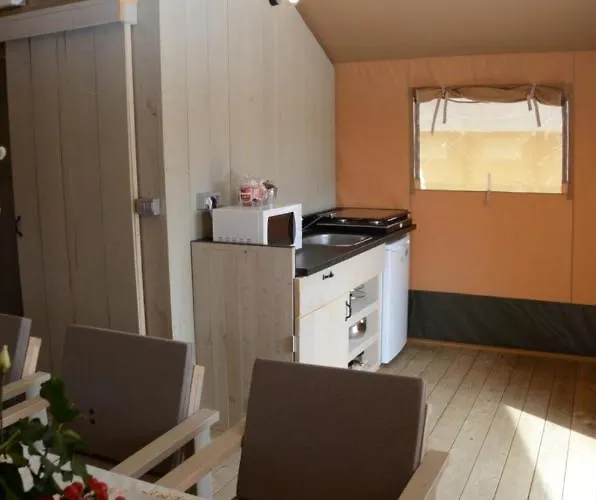 Grande Glamping With Pool