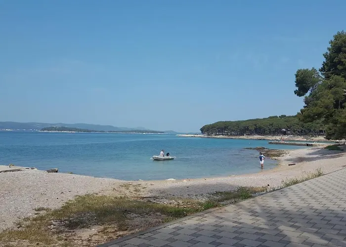 Grande Glamping With Pool * Биоград-на-Мору