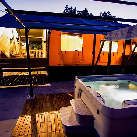 Grande Glamping With Pool Luksustelt Biograd Na Moru
