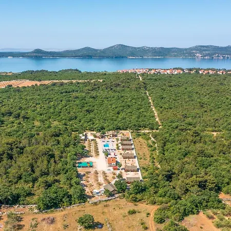 Grande Glamping With Pool Luksustelt Biograd Na Moru