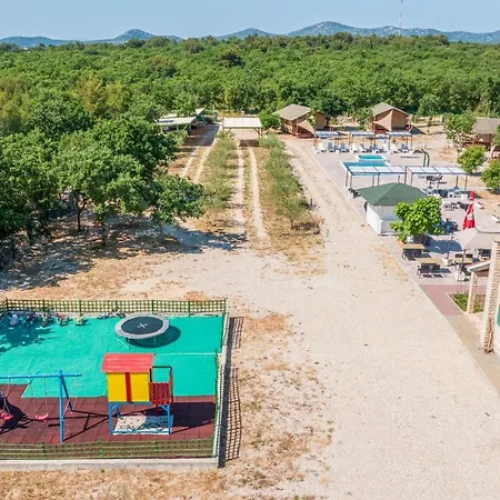 Grande Glamping With Pool * Biograd Na Moru
