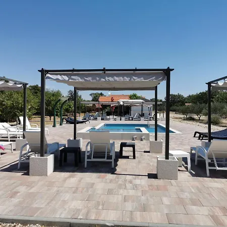 Luxe tent Grande Glamping With Pool Biograd Na Moru