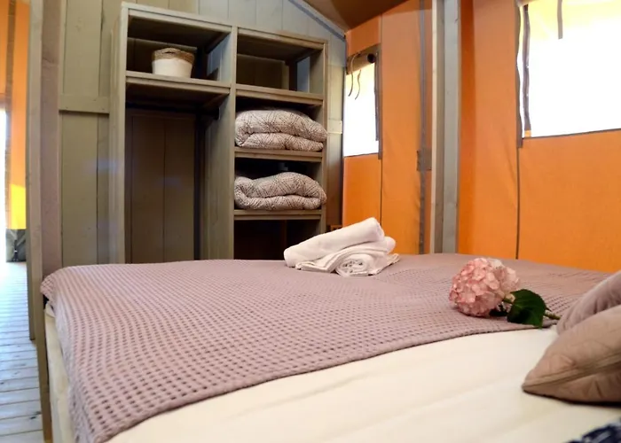 Grande Glamping With Pool Lyxtält *