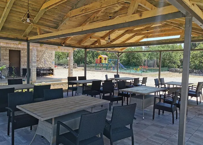 Grande Glamping With Pool Lyxtält