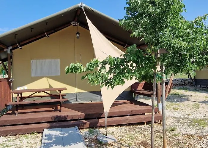 Luksuzni šator Grande Glamping With Pool