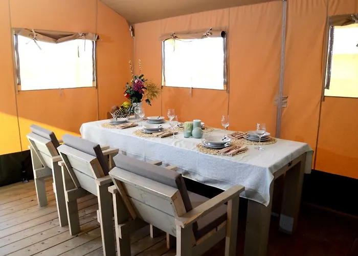 Grande Glamping With Pool